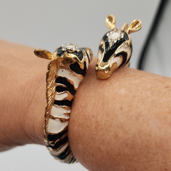 Double Zebra Enamel Striped Bangle Bracelet - Picture 3 of 10